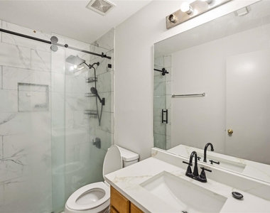 422 Laurel Pine Drive - Photo Thumbnail 7