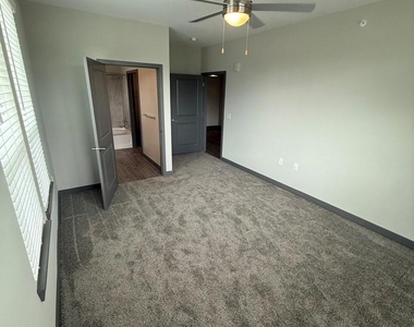 17448 N Eldridge Parkway - Photo Thumbnail 6