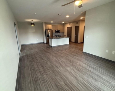 17448 N Eldridge Parkway - Photo Thumbnail 13