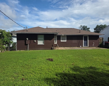 705 N Circle Drive - Photo Thumbnail 14