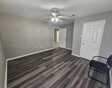 7201 Breen Drive - Photo Thumbnail 10