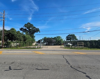 7201 Breen Drive - Photo Thumbnail 3