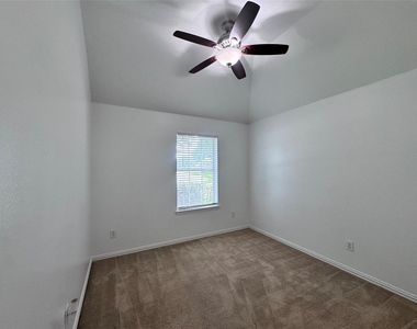 7502 Quiet Trace Lane - Photo Thumbnail 19