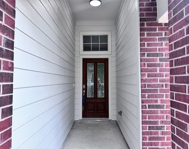 7502 Quiet Trace Lane - Photo Thumbnail 3