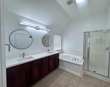 7502 Quiet Trace Lane - Photo Thumbnail 14