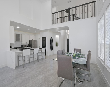 2007 Que Manor Drive - Photo Thumbnail 10