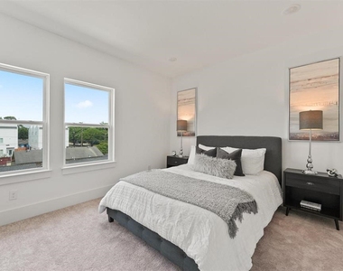 1207 Cavalcade Street - Photo Thumbnail 18