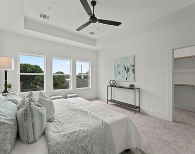 1207 Cavalcade Street - Photo Thumbnail 13