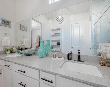 6021 Cypress Street - Photo Thumbnail 30