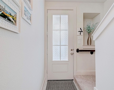 6021 Cypress Street - Photo Thumbnail 8