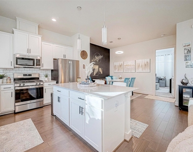 6021 Cypress Street - Photo Thumbnail 3