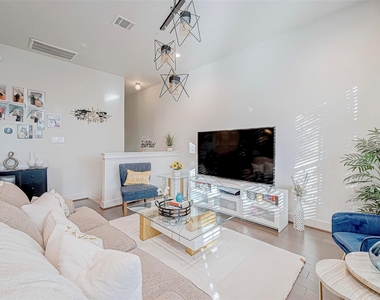 6021 Cypress Street - Photo Thumbnail 15