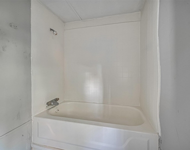 914 Davis Street - Photo Thumbnail 20