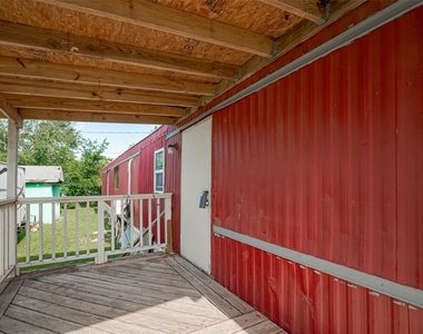 914 Davis Street - Photo Thumbnail 6