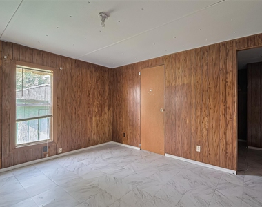 914 Davis Street - Photo Thumbnail 16