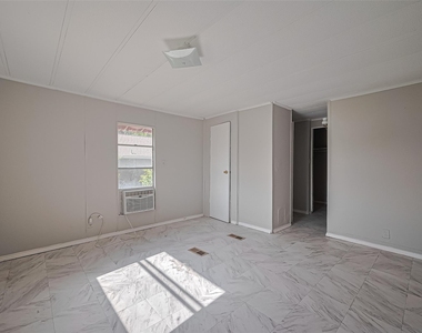 914 Davis Street - Photo Thumbnail 23