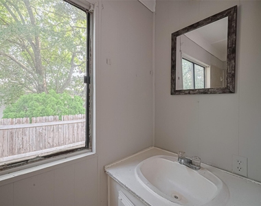 914 Davis Street - Photo Thumbnail 26