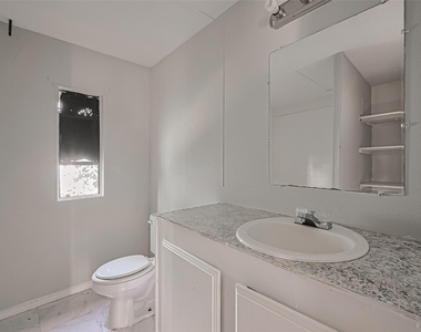 914 Davis Street - Photo Thumbnail 19