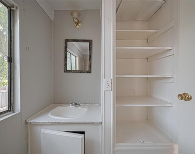 914 Davis Street - Photo Thumbnail 28