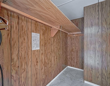 914 Davis Street - Photo Thumbnail 17