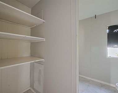 914 Davis Street - Photo Thumbnail 18