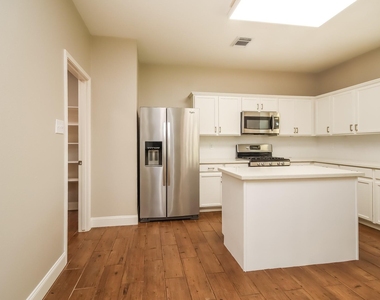 2523 Flycatcher Cove Drive - Photo Thumbnail 6
