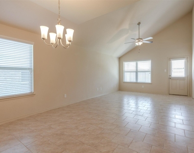 23603 Umbrella Pine - Photo Thumbnail 19
