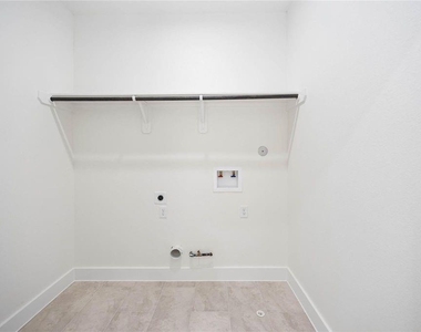 5222 Gold Street - Photo Thumbnail 11