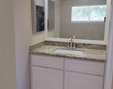 2515 Heritage Colony Drive - Photo Thumbnail 8