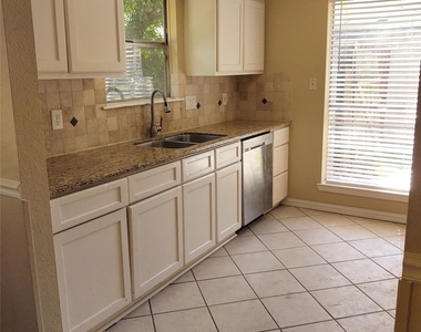 2515 Heritage Colony Drive - Photo Thumbnail 5