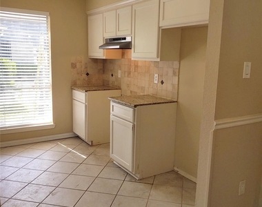 2515 Heritage Colony Drive - Photo Thumbnail 6