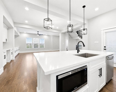1421 W 23rd Street - Photo Thumbnail 14