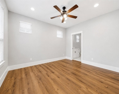 1421 W 23rd Street - Photo Thumbnail 22