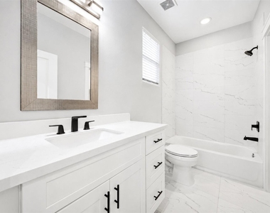 1421 W 23rd Street - Photo Thumbnail 24