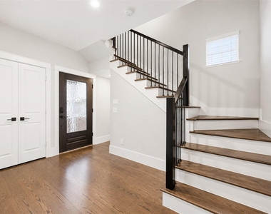 1421 W 23rd Street - Photo Thumbnail 2