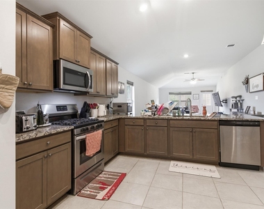 490 Terra Vista Circle - Photo Thumbnail 4