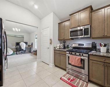 490 Terra Vista Circle - Photo Thumbnail 5