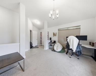 490 Terra Vista Circle - Photo Thumbnail 3