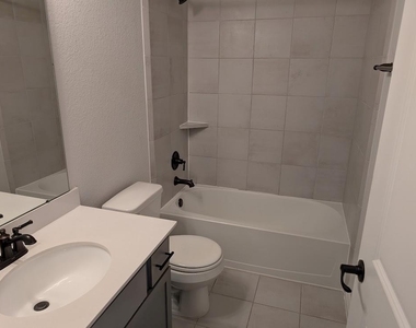 7020 Terra Lane - Photo Thumbnail 5