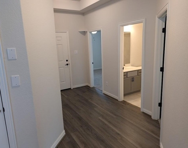 7020 Terra Lane - Photo Thumbnail 7