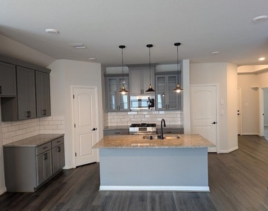 7020 Terra Lane - Photo Thumbnail 8