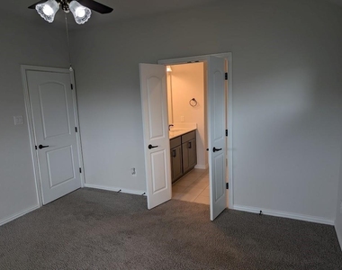 7020 Terra Lane - Photo Thumbnail 15