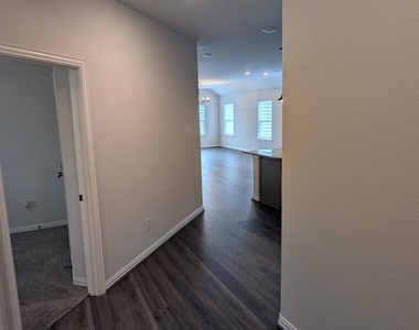 7020 Terra Lane - Photo Thumbnail 3