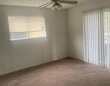10555 Turtlewood Court - Photo Thumbnail 5