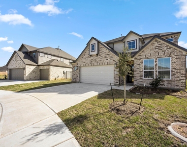 32407 Hamilton Crest Court - Photo Thumbnail 1
