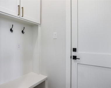 1112 Dart Street - Photo Thumbnail 20