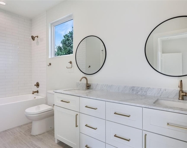 1112 Dart Street - Photo Thumbnail 19