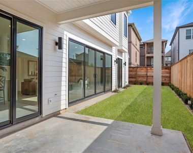 1112 Dart Street - Photo Thumbnail 23
