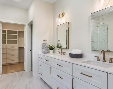 1112 Dart Street - Photo Thumbnail 11