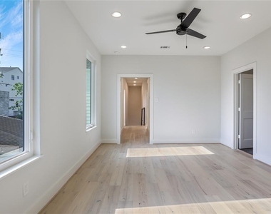 1112 Dart Street - Photo Thumbnail 16